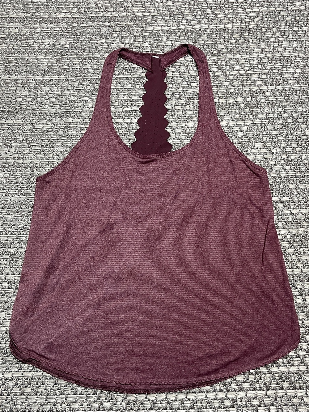 Lululemon | 105 F Singlet *Laser-Cut
Heathered Bordeaux Drama / Bordeaux Drama
